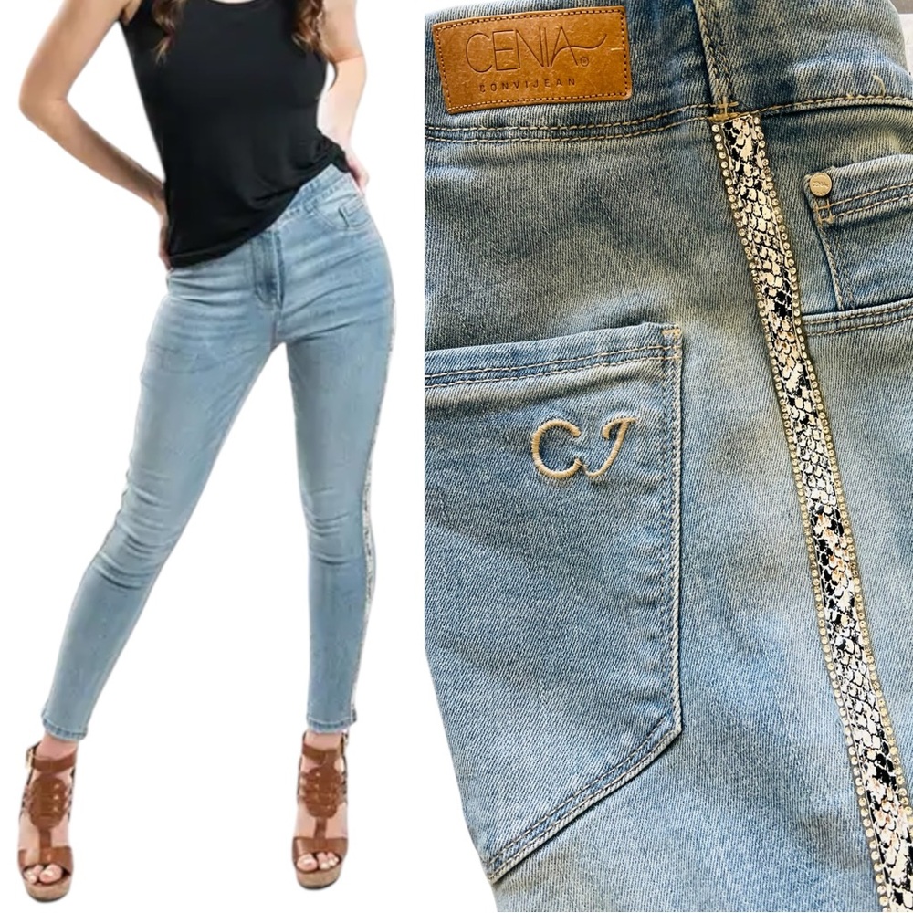 Women's Light Blue Jeans